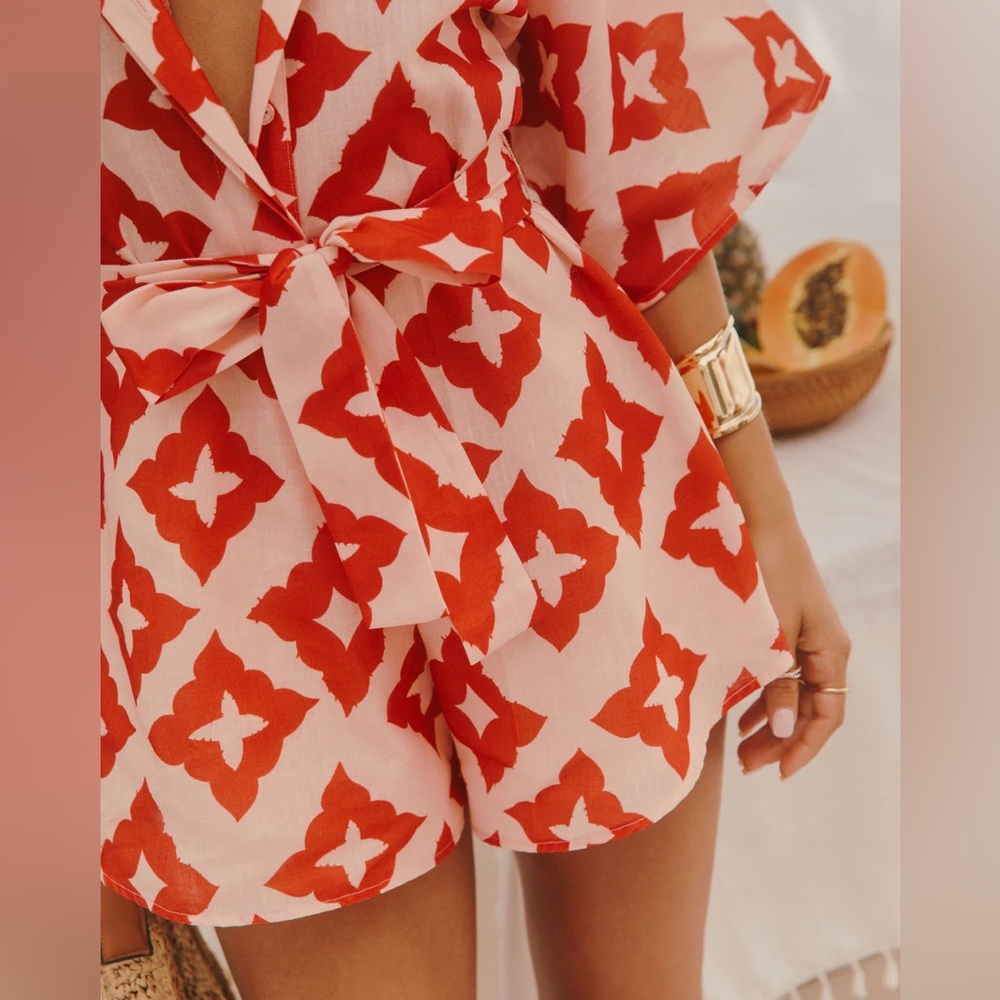 NWT Vici Abstract Waist Tie Romper - Pink Multi / L - Picture 6 of 7